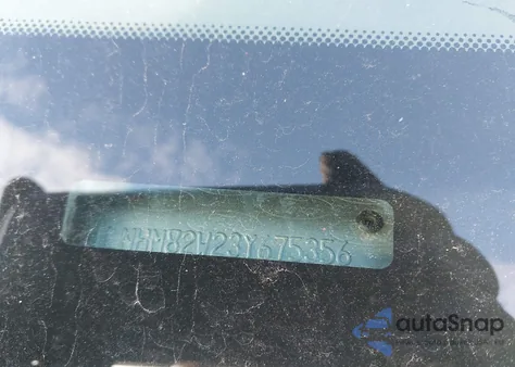 2003 Lincoln Town Car Signature z USA, uszkodzony, nr VIN 1LNHM82W23Y675356